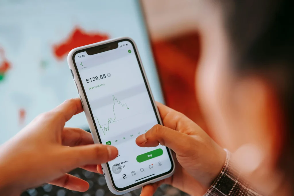 gráficos de análisis técnico en una aplicación de trading