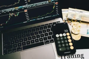 ¿Qué es una Cuenta Fondeada y Cómo Conseguir una para Operar con Dinero de Otros?