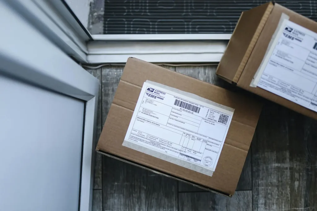 Etiqueta de envío en producto gestionado sin inventario propio en Amazon FBA