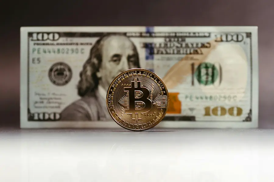 bitcoin delante del dólar